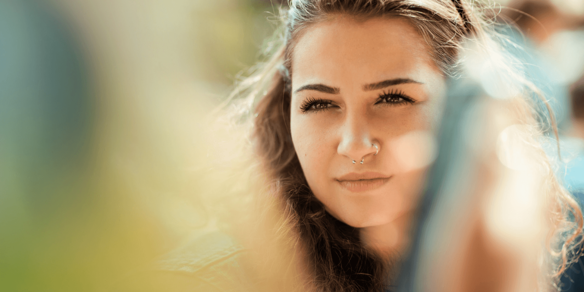 Bezirkskliniken Mittelfranken, Headerbild, junge Frau